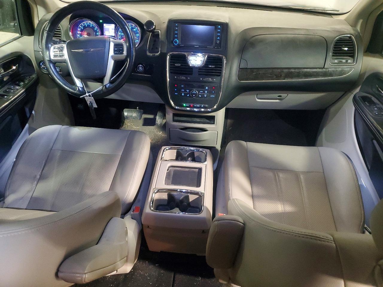 2012 CHRYSLER TOWN & COUNTRY TOURING L photo 15