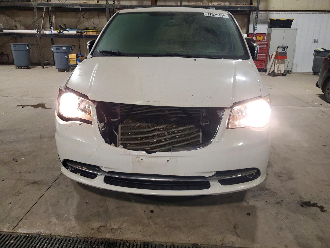 2012 CHRYSLER TOWN & COUNTRY TOURING L photo 9