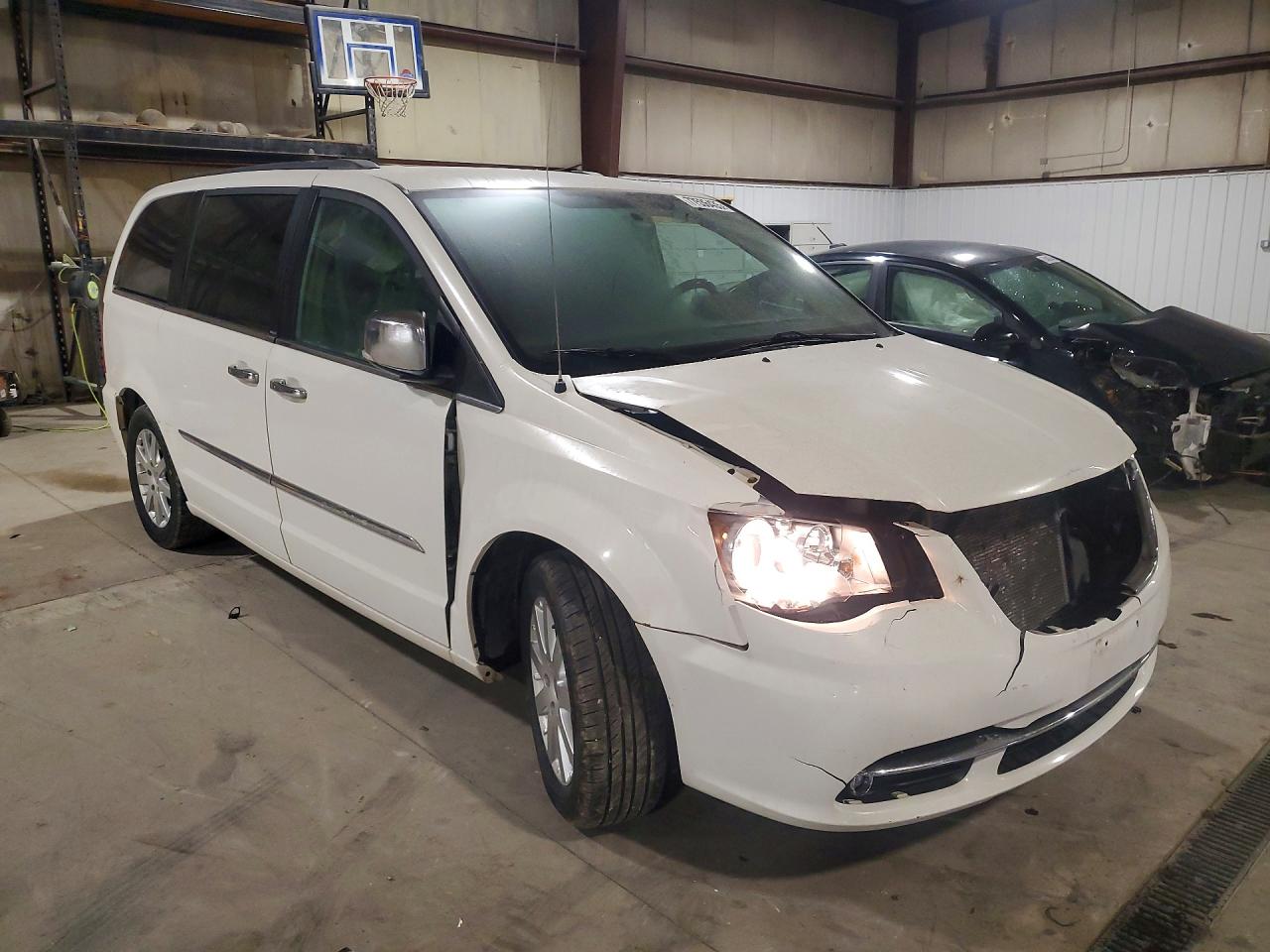 2012 CHRYSLER TOWN & COUNTRY TOURING L photo 7