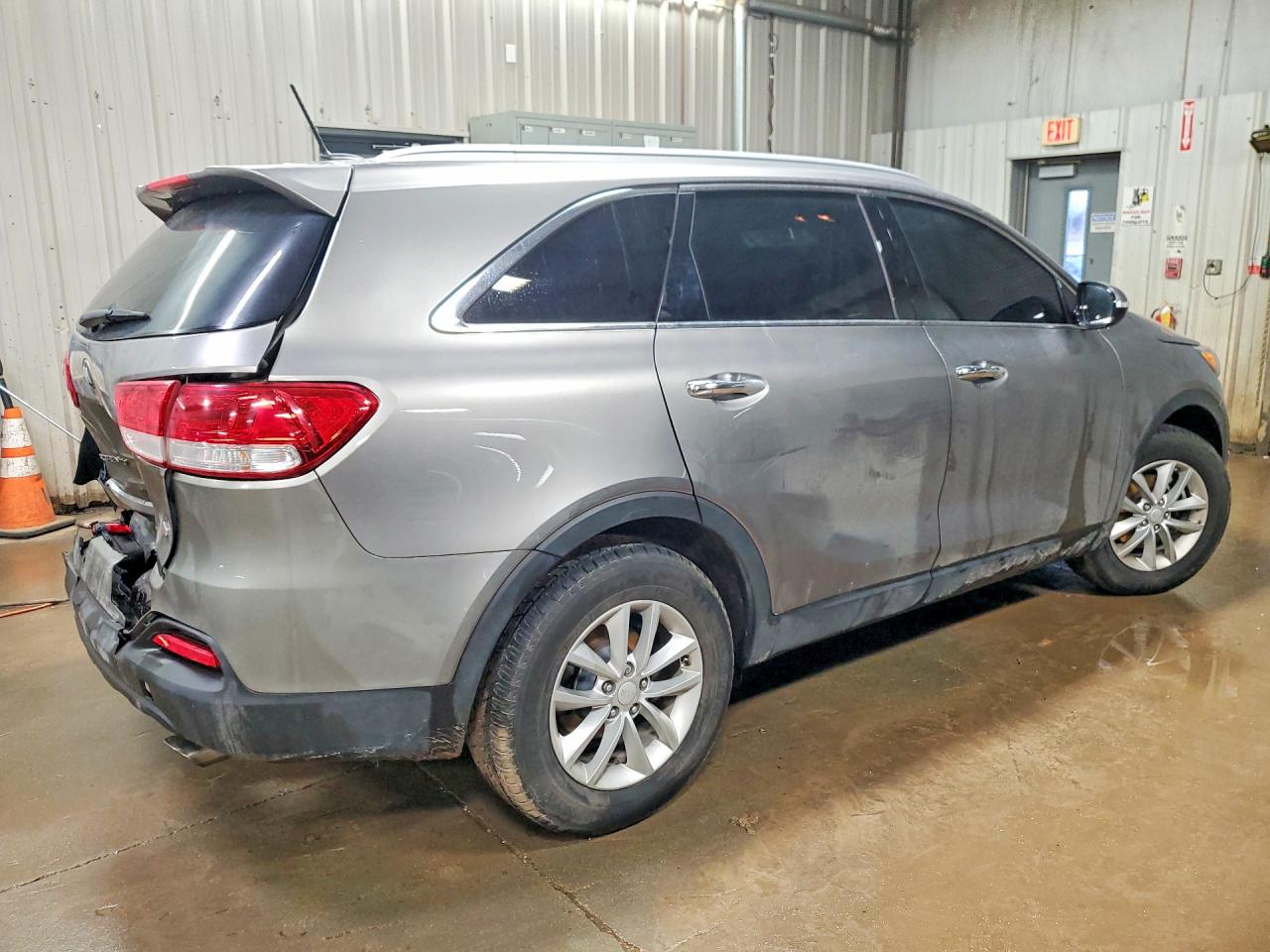2016 KIA SORENTO LX photo 5