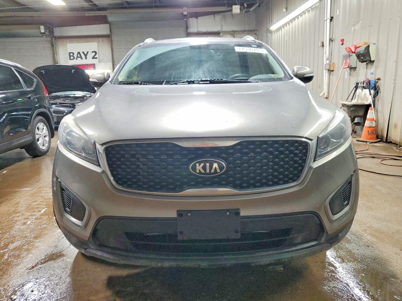 2016 KIA SORENTO LX photo 9
