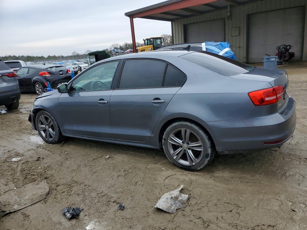 2015 VOLKSWAGEN JETTA TDI photo 4