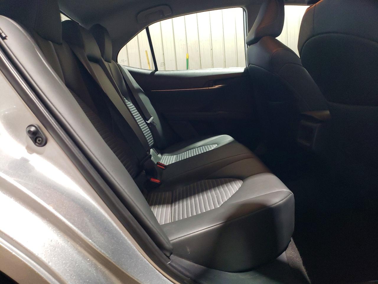 2021 TOYOTA CAMRY SE photo 10