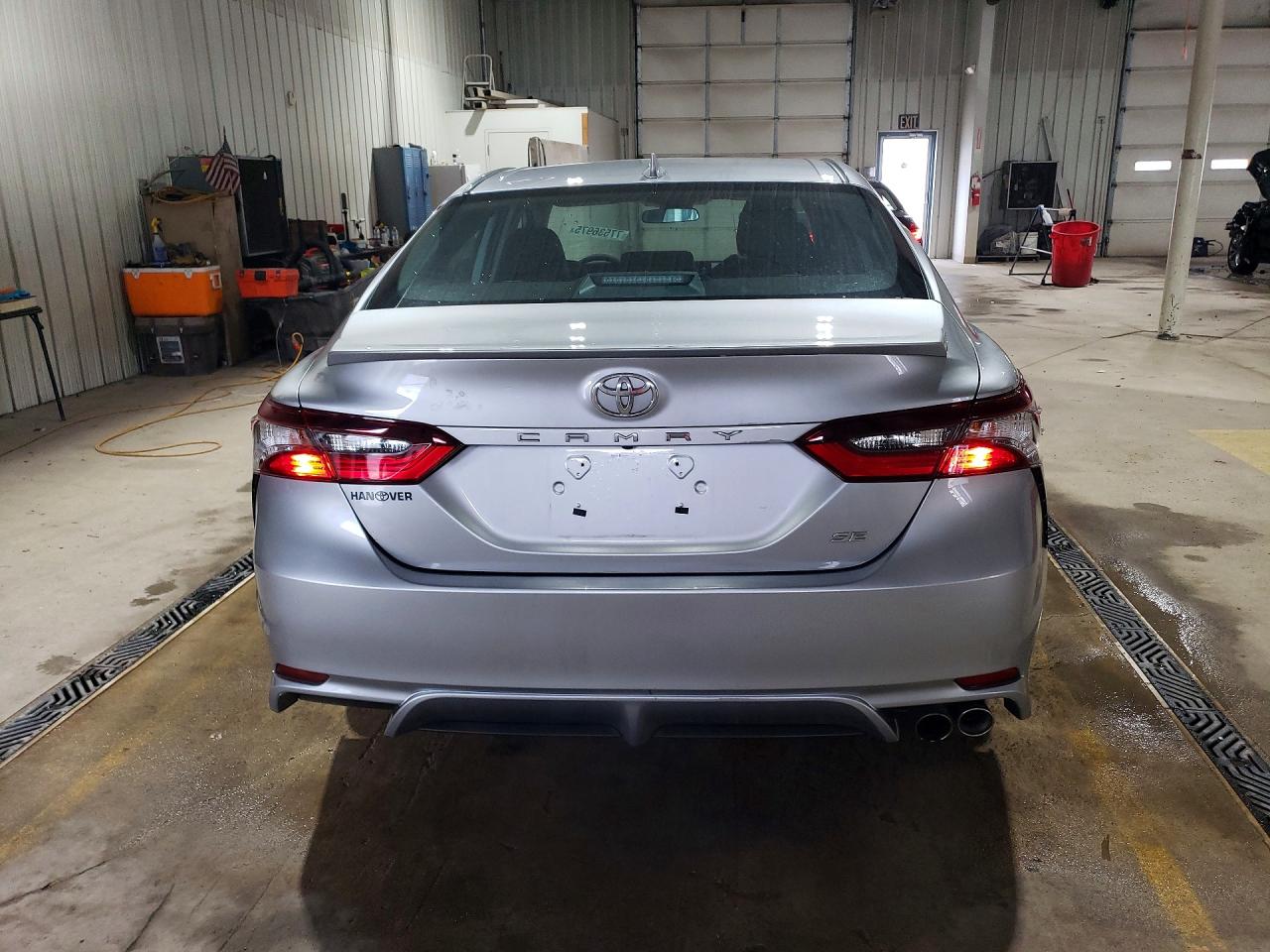 2021 TOYOTA CAMRY SE photo 6