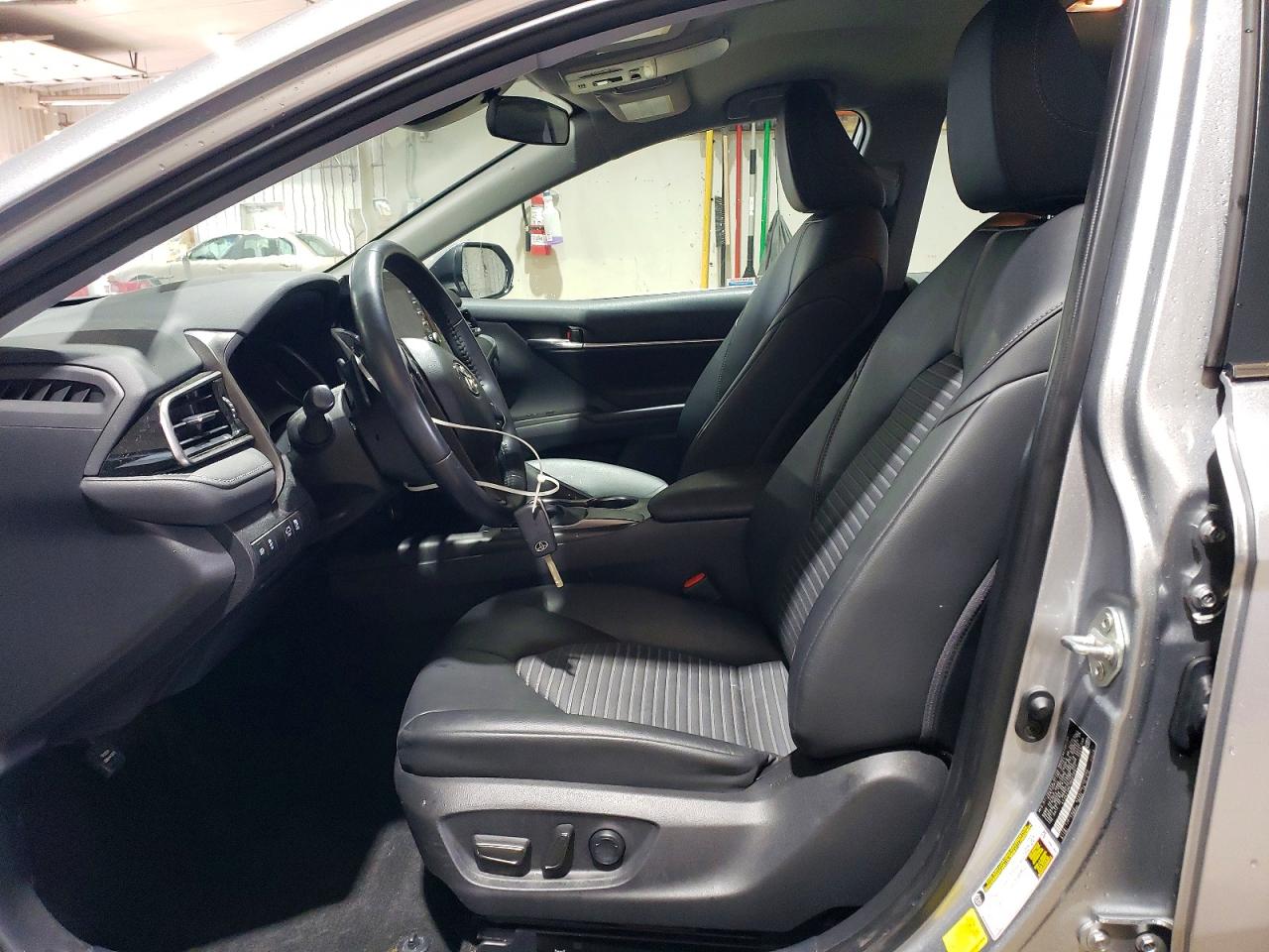 2021 TOYOTA CAMRY SE photo 7