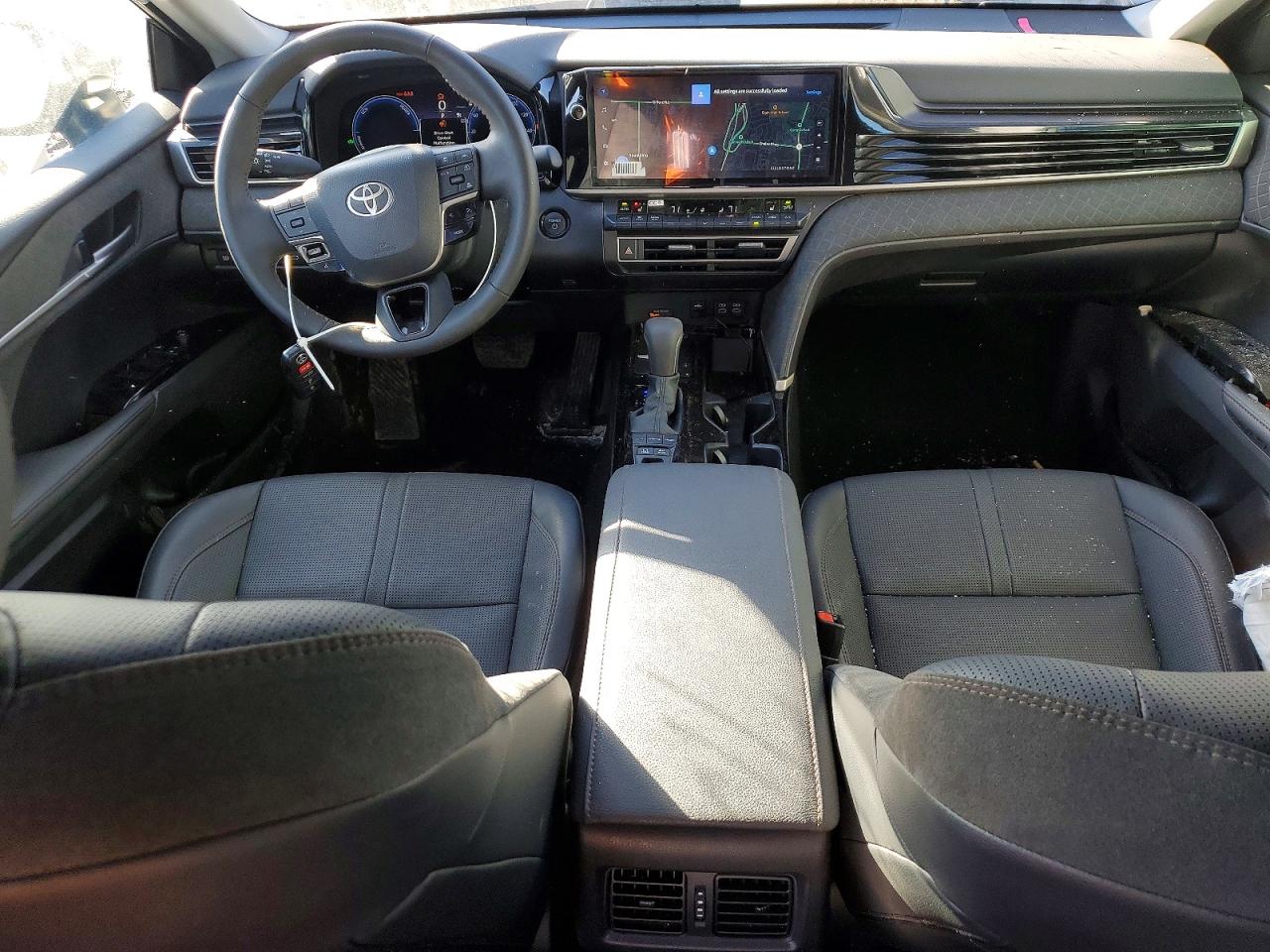 2025 TOYOTA CAMRY XLE photo 8