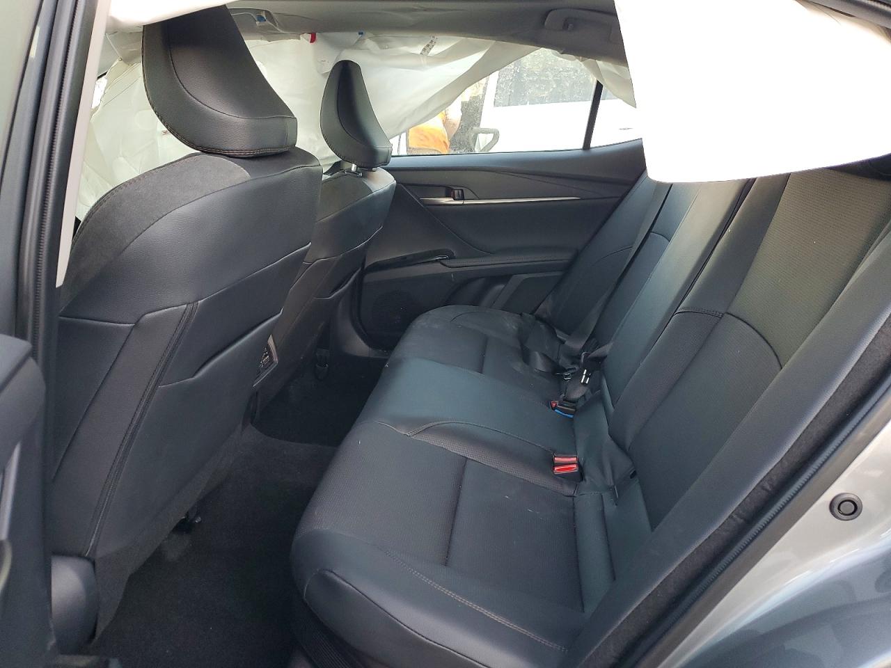 2025 TOYOTA CAMRY XLE photo 10