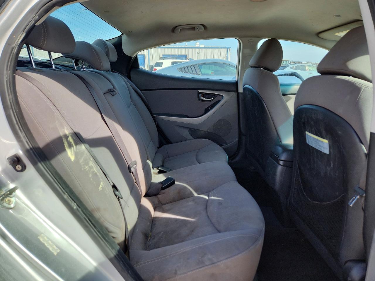 2015 HYUNDAI ELANTRA SE photo 28