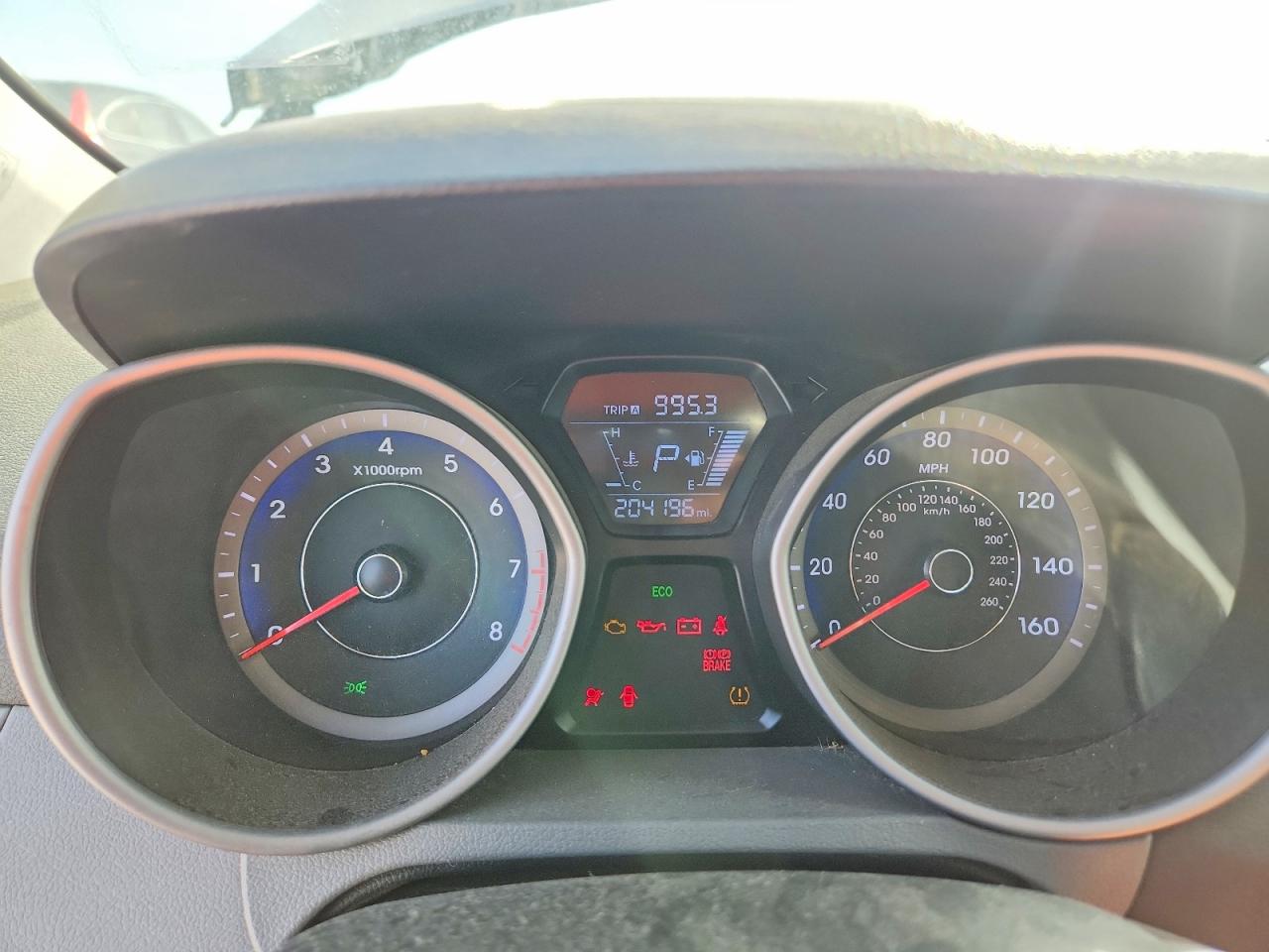 2015 HYUNDAI ELANTRA SE photo 25