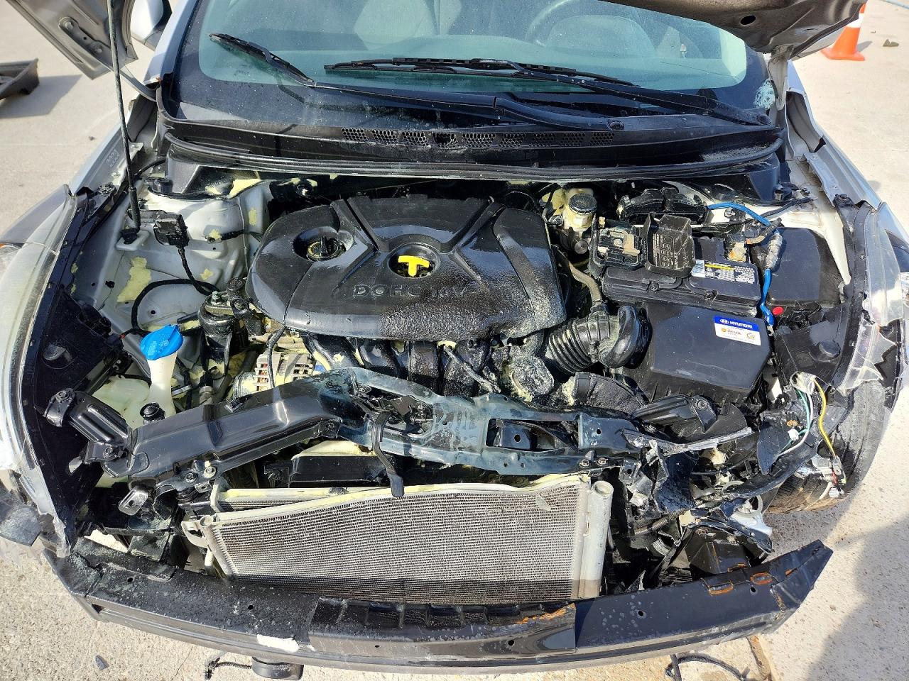 2015 HYUNDAI ELANTRA SE photo 31
