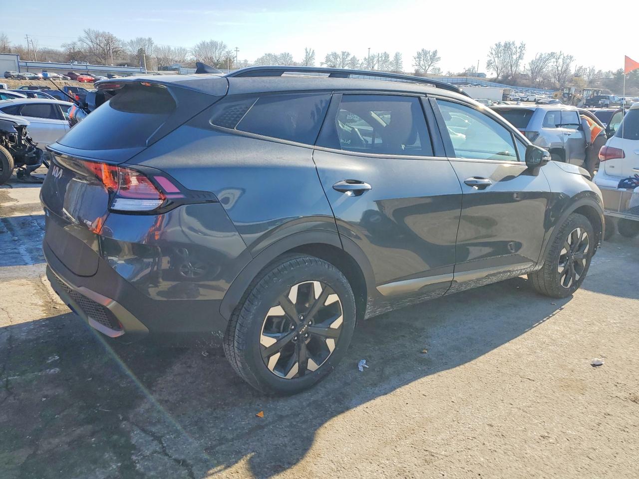 2023 KIA SPORTAGE X LINE photo 3