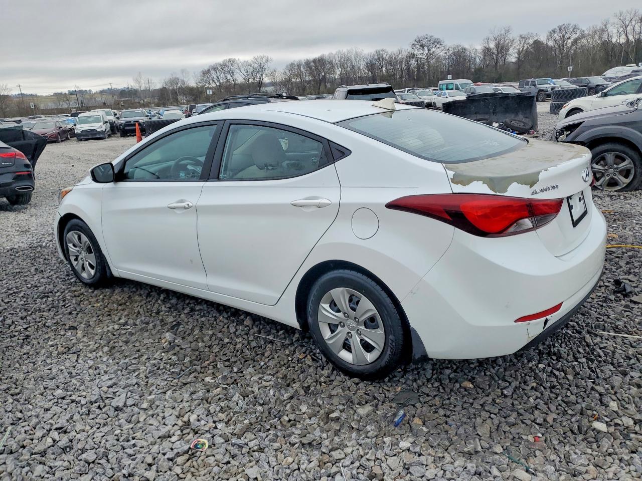 2016 HYUNDAI ELANTRA SE photo 2