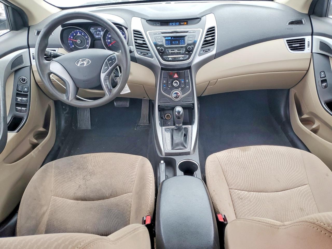 2016 HYUNDAI ELANTRA SE photo 8