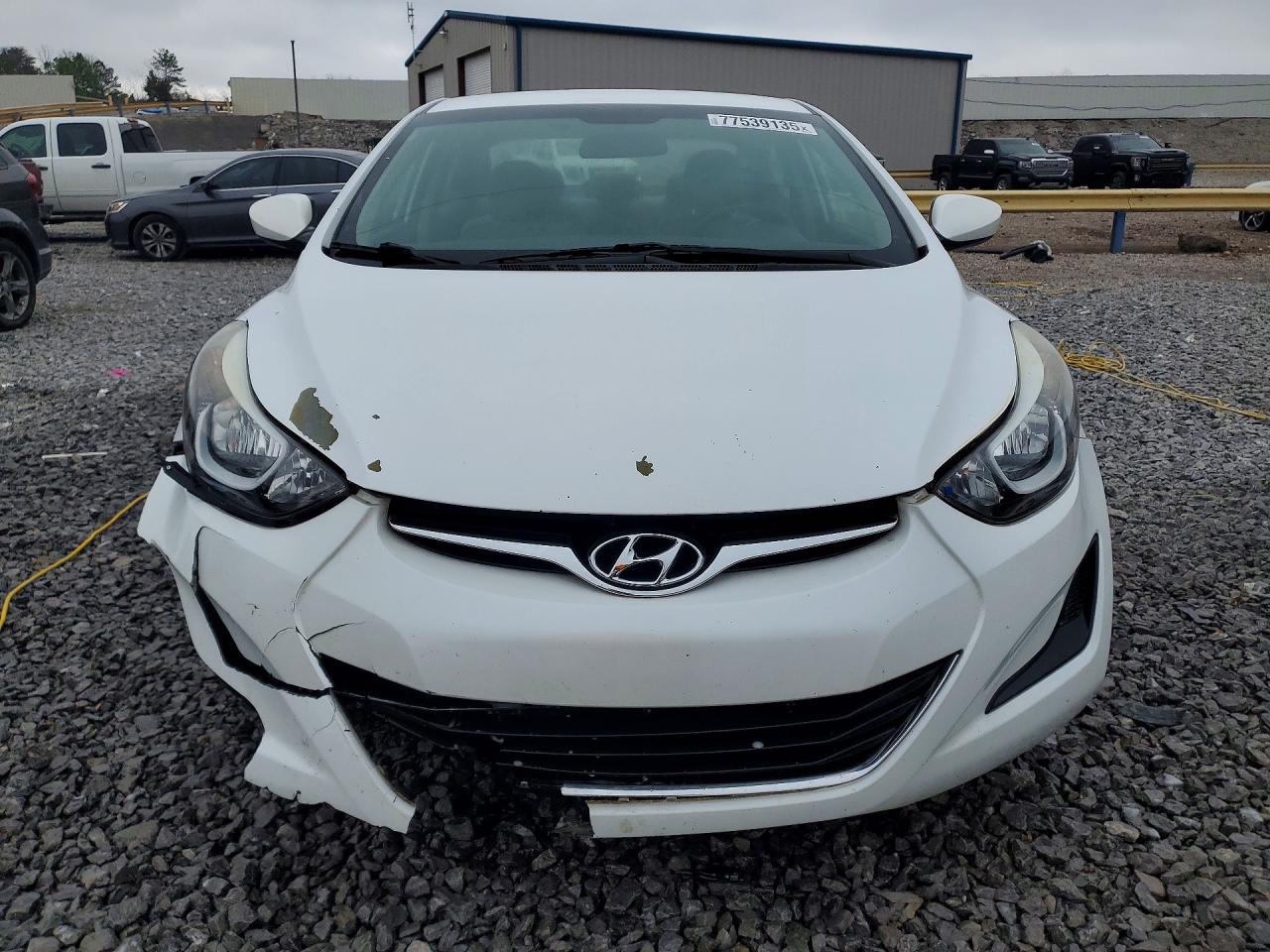 2016 HYUNDAI ELANTRA SE photo 5