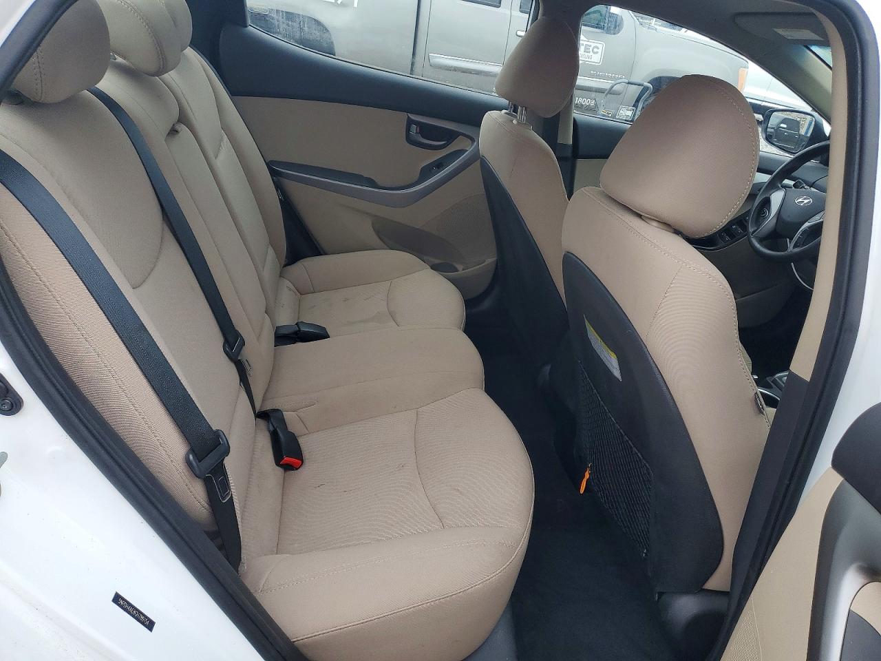 2016 HYUNDAI ELANTRA SE photo 10