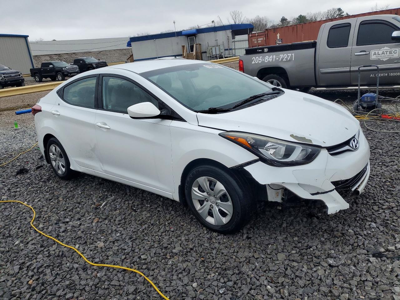 2016 HYUNDAI ELANTRA SE photo 4