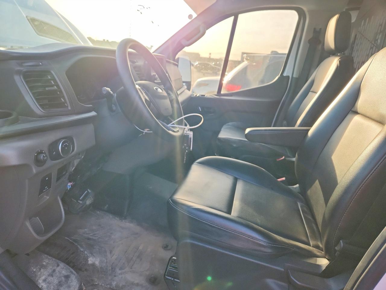 2025 FORD TRANSIT 150 UTILITY / SERVICE VAN photo 13