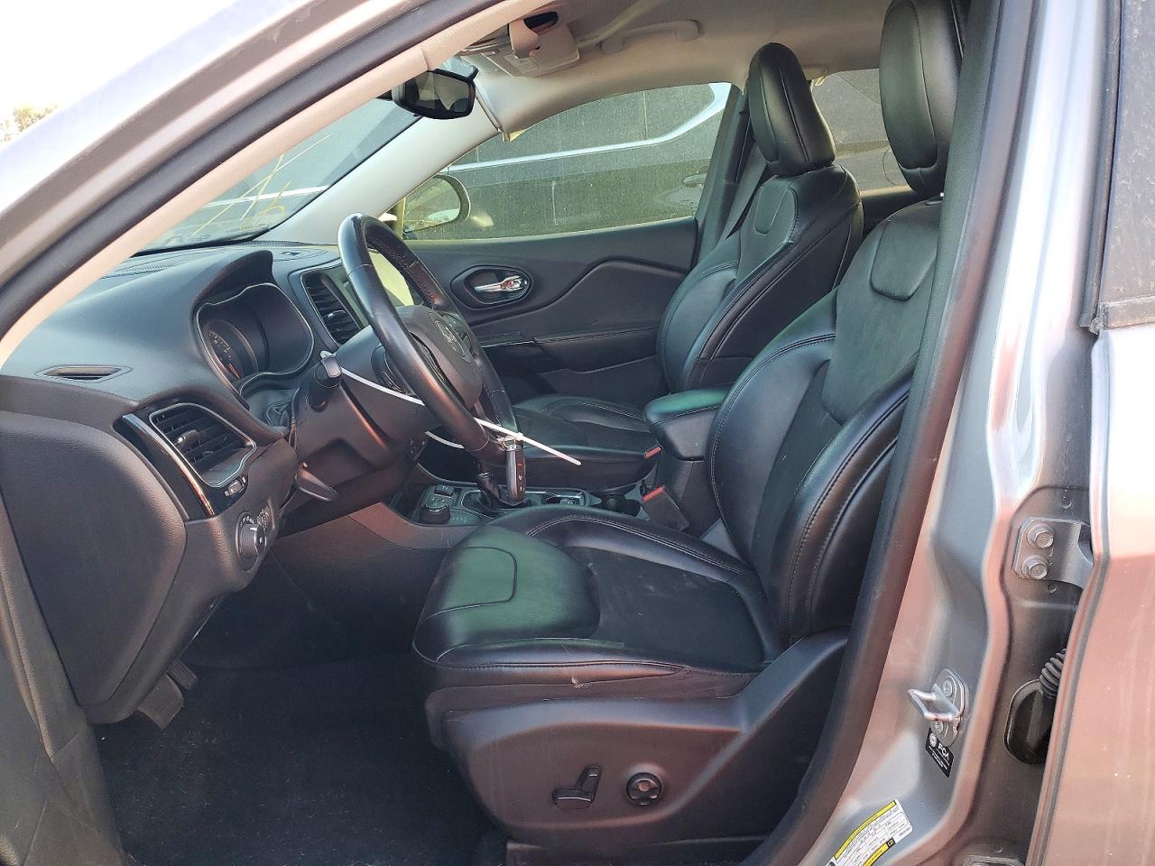 2021 JEEP CHEROKEE LATITUDE PLUS photo 13
