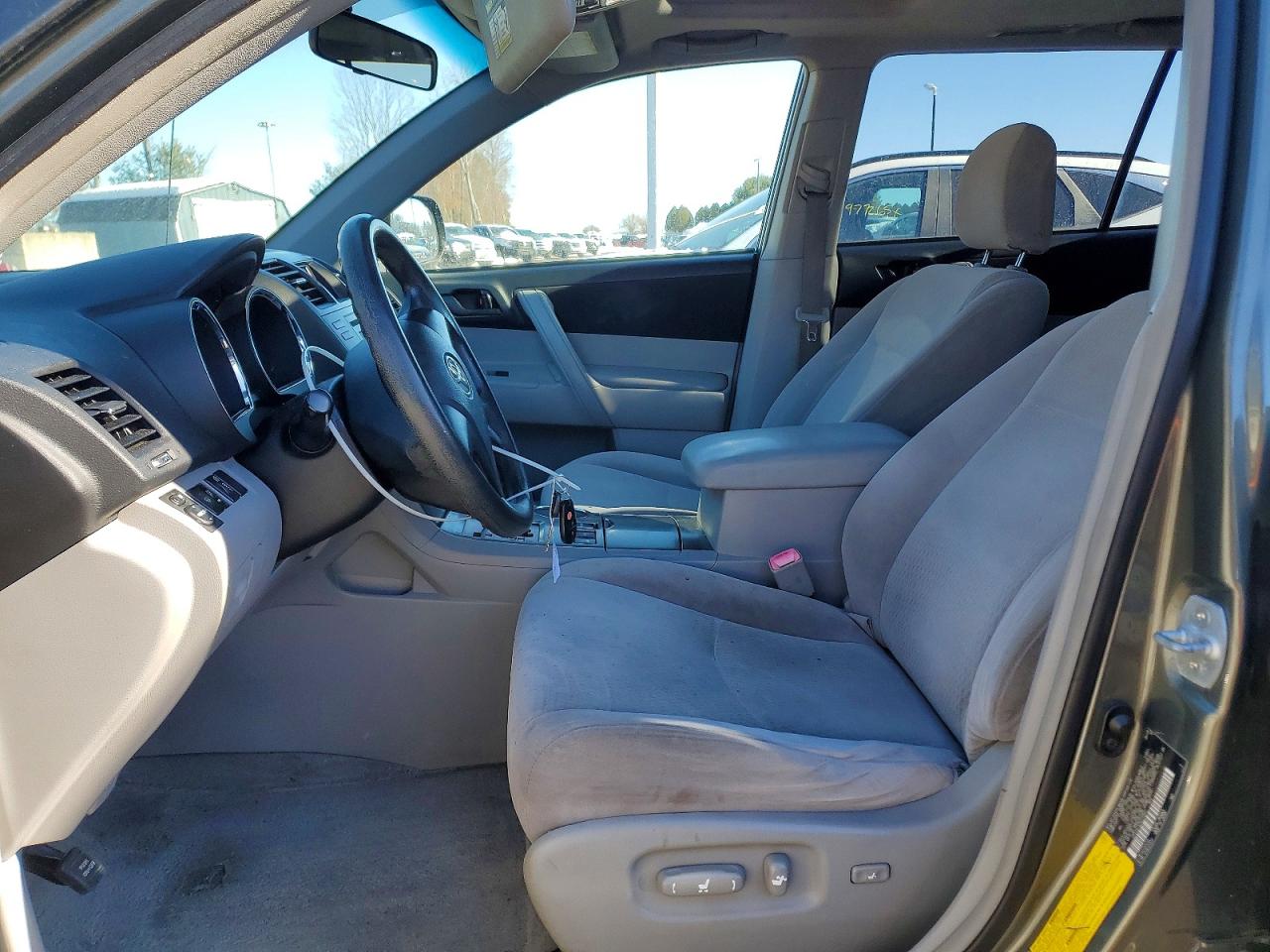 2008 TOYOTA HIGHLANDER BASE photo 13