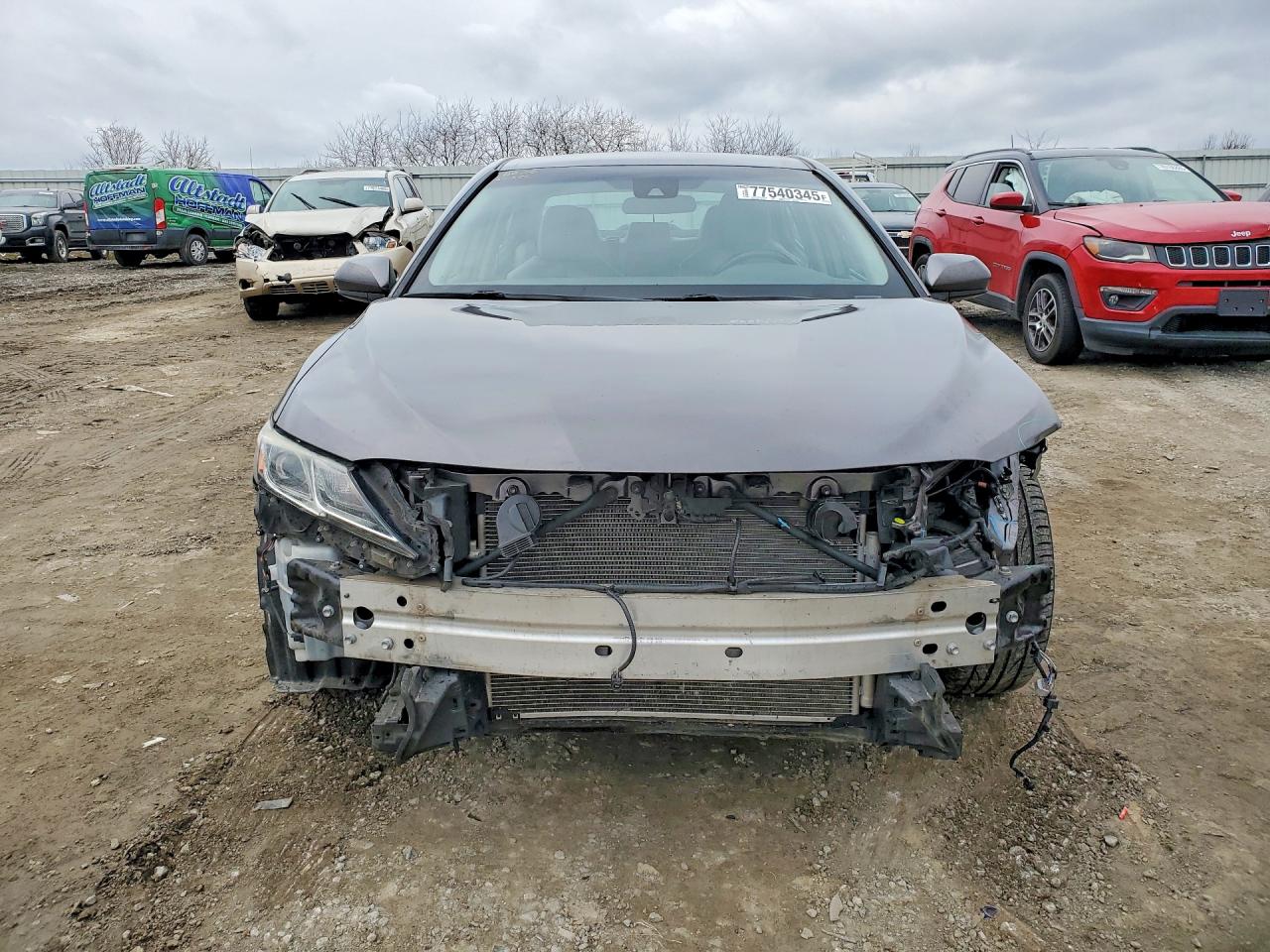 2019 TOYOTA CAMRY L photo 9