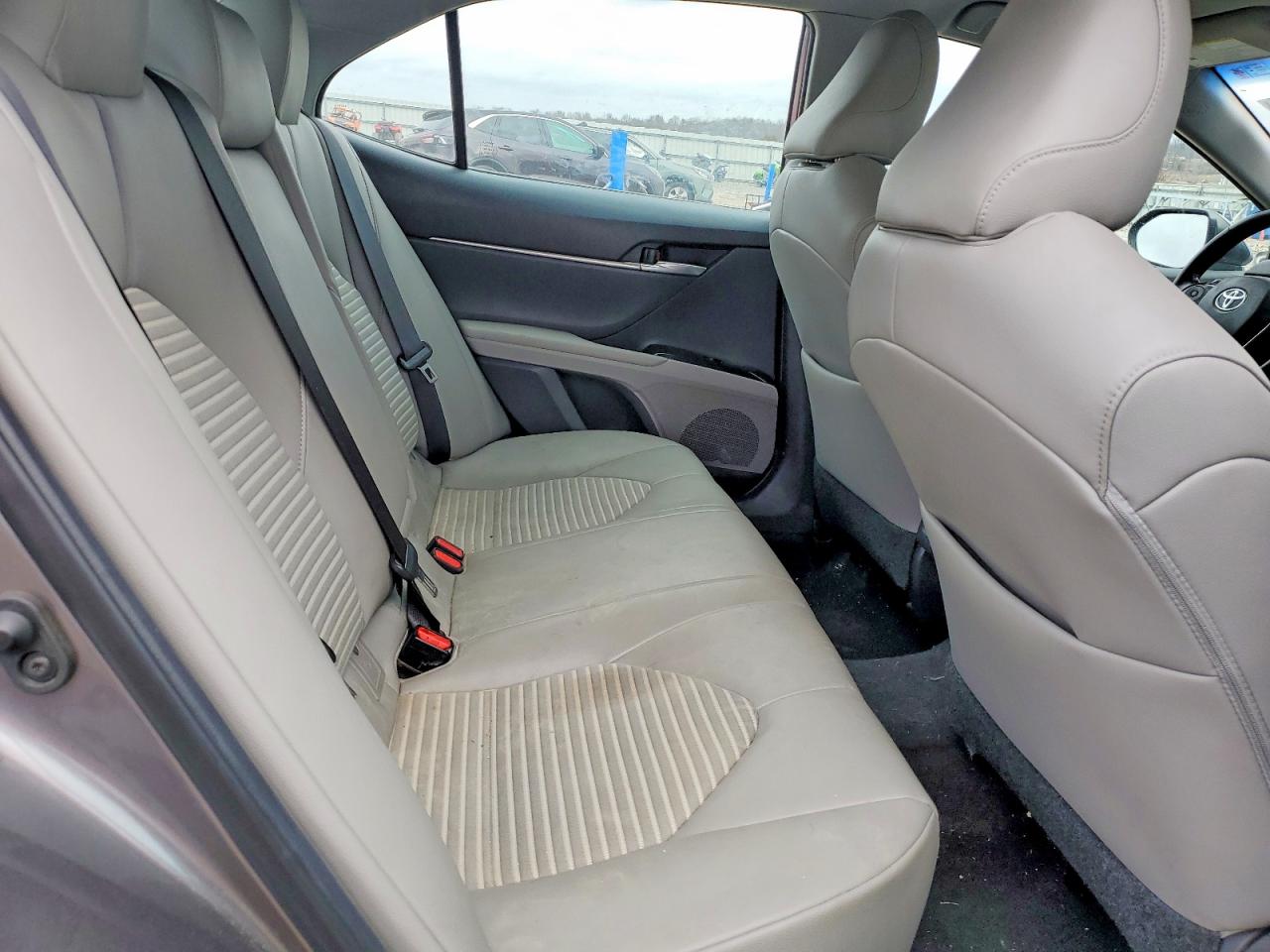 2019 TOYOTA CAMRY L photo 19