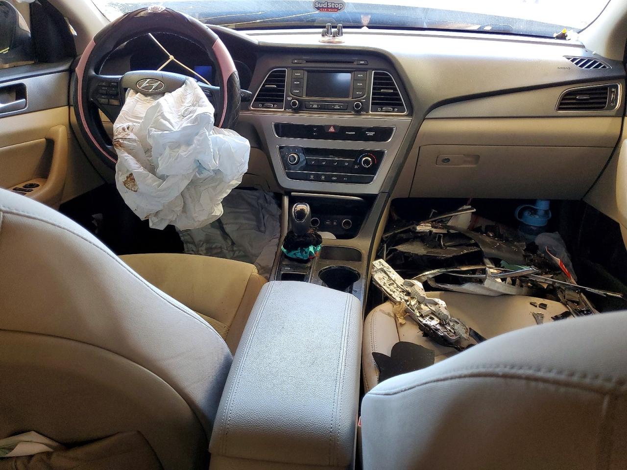 2015 HYUNDAI SONATA SE photo 22