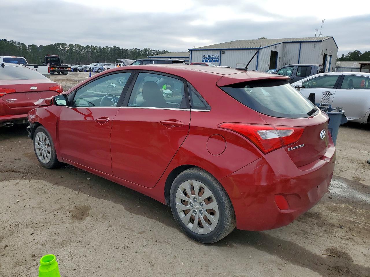 2017 HYUNDAI ELANTRA GT photo 2