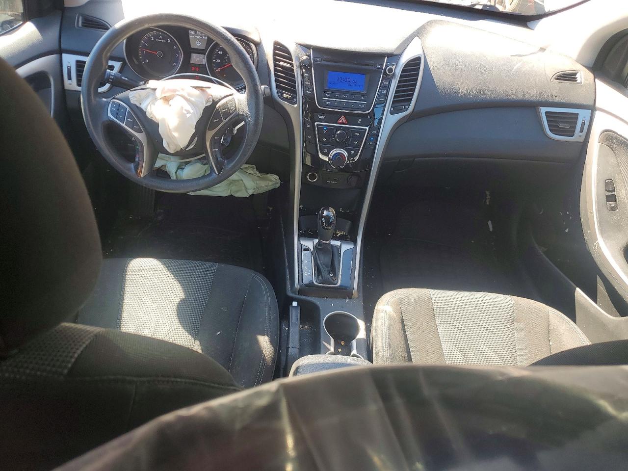 2017 HYUNDAI ELANTRA GT photo 8