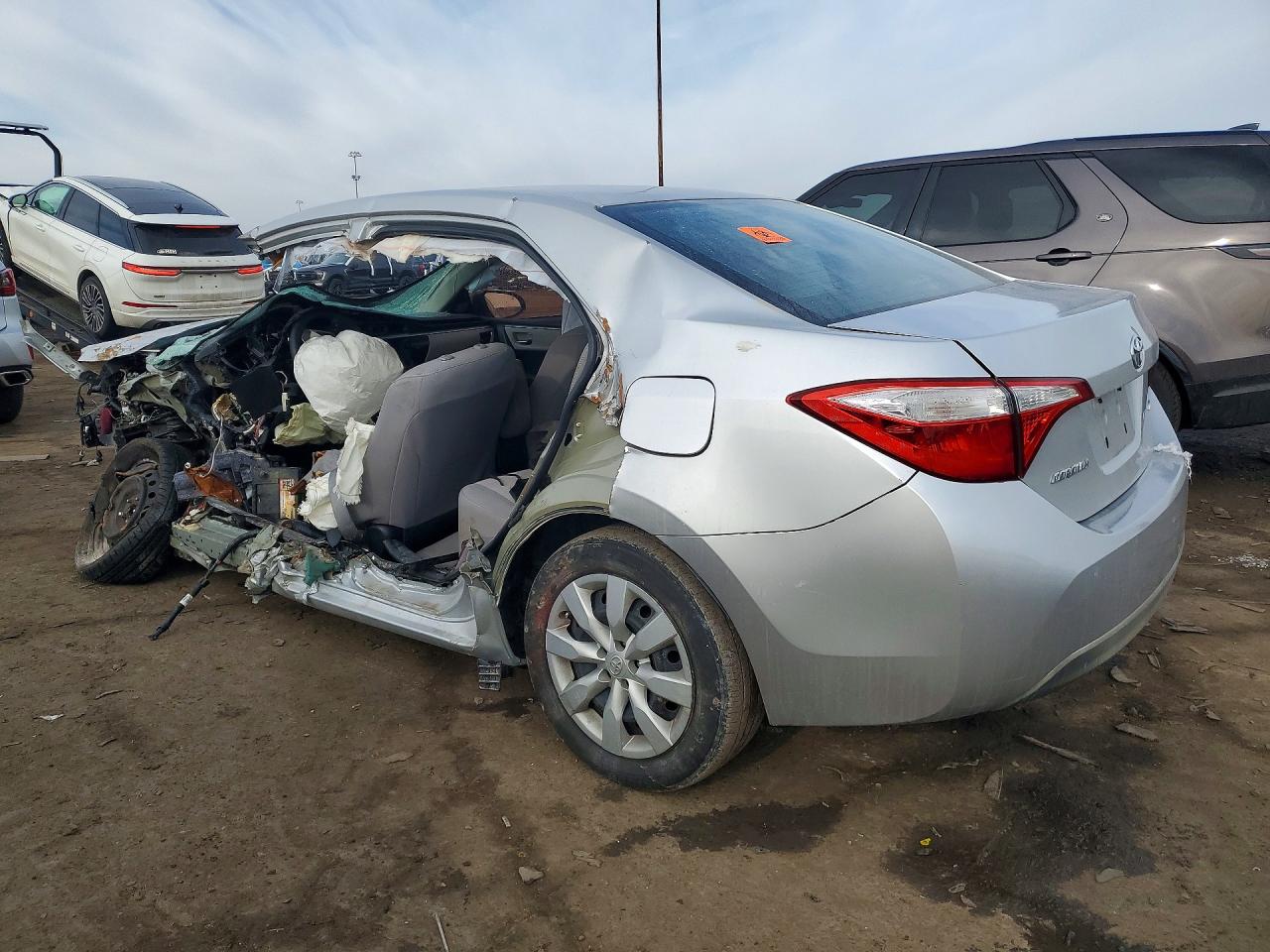 2014 TOYOTA COROLLA L photo 4