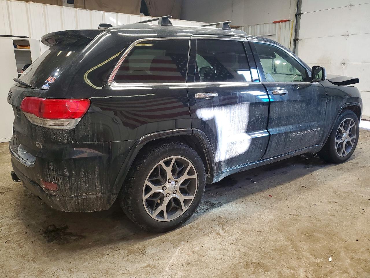 2019 JEEP GRAND CHEROKEE OVERLAND photo 3