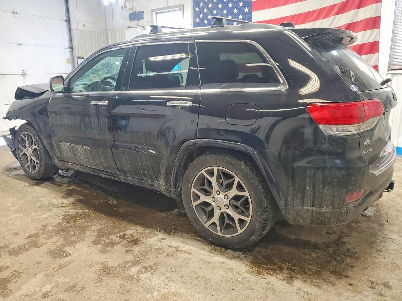 2019 JEEP GRAND CHEROKEE OVERLAND photo 2