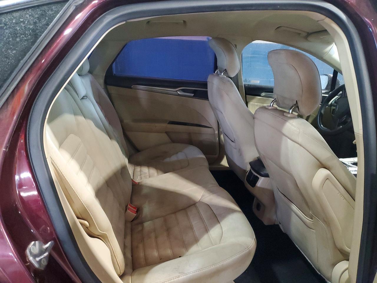 2013 FORD FUSION SE photo 19