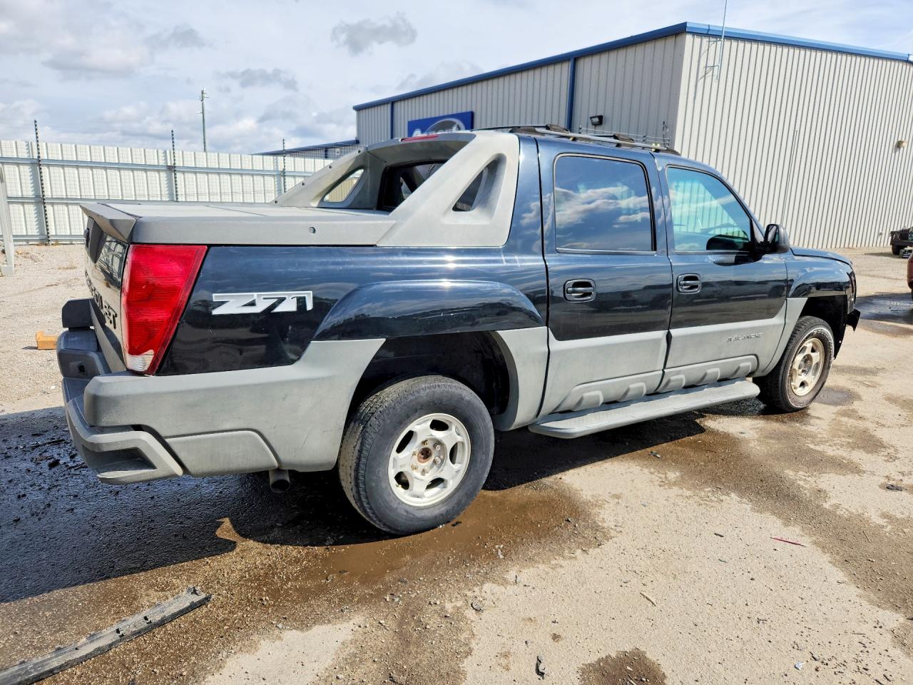 2002 CHEVROLET AVALANCHE K1500 photo 3