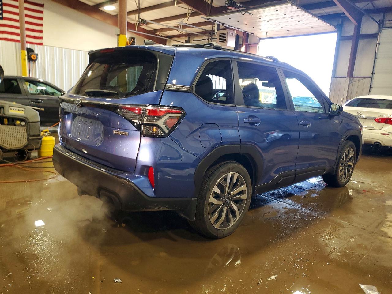 2025 SUBARU FORESTER TOURING photo 5