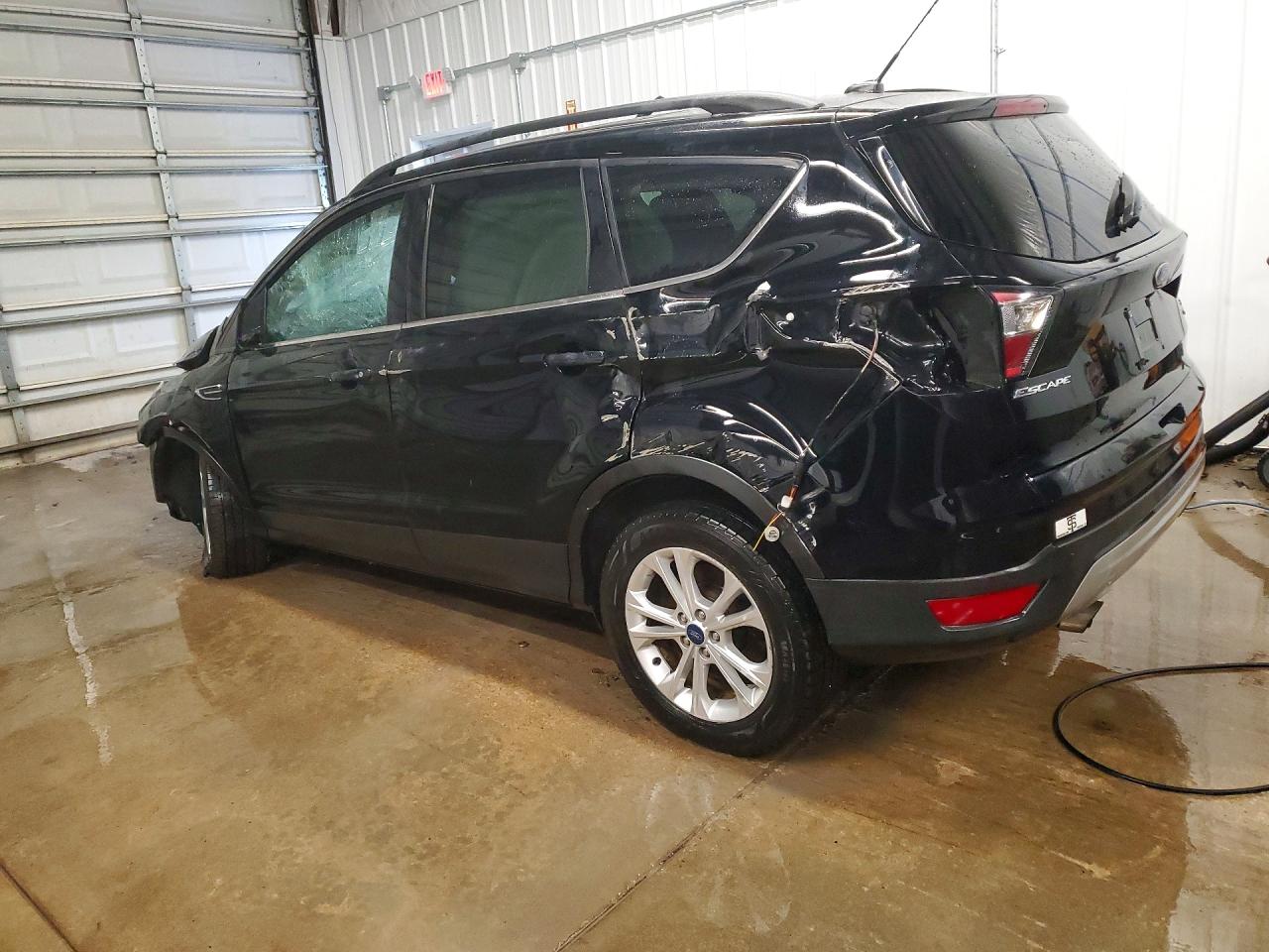 2018 FORD ESCAPE SE photo 2