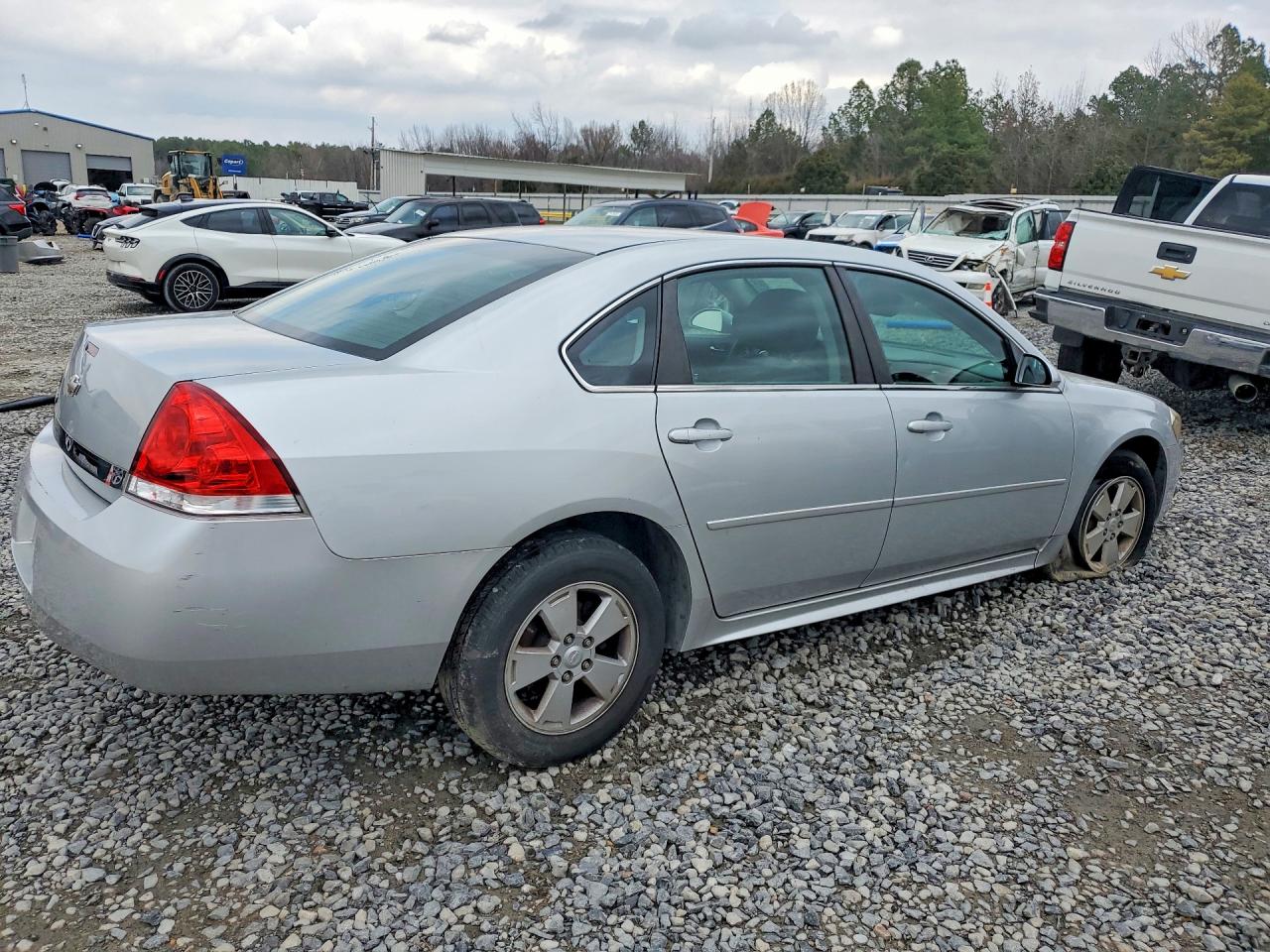 2010 CHEVROLET IMPALA LT photo 3