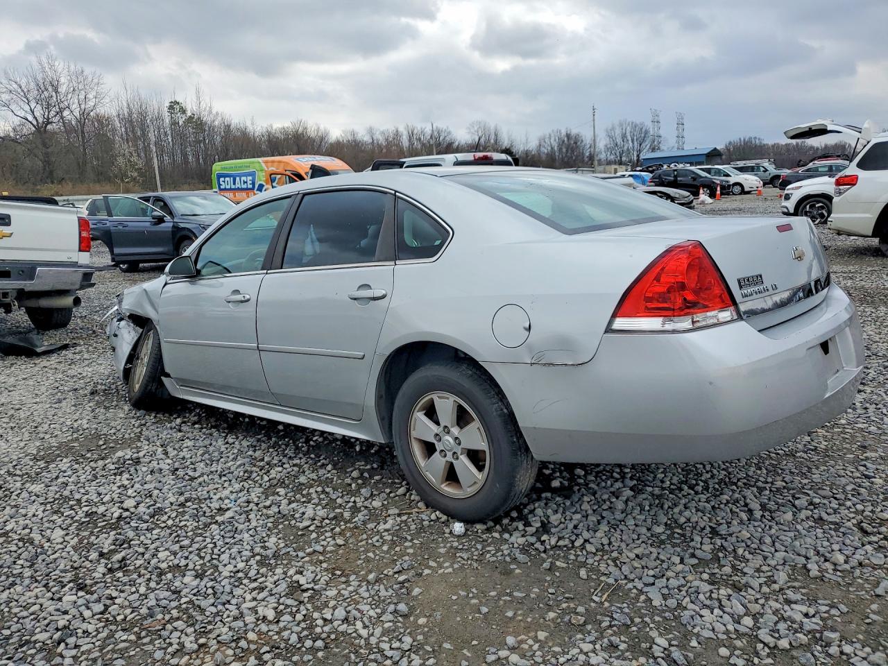 2010 CHEVROLET IMPALA LT photo 2