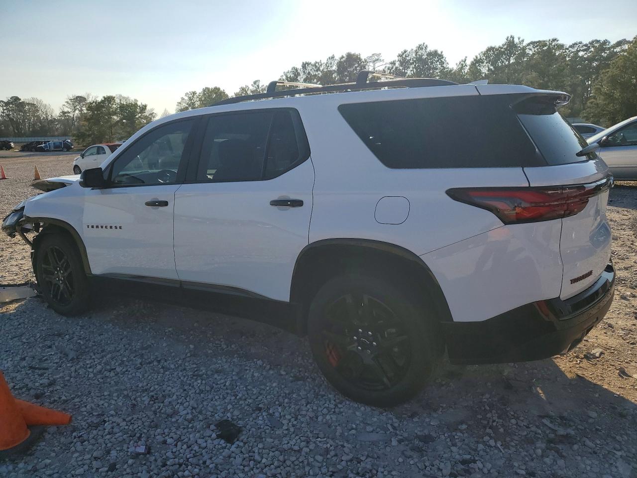 2023 CHEVROLET TRAVERSE PREMIER photo 3