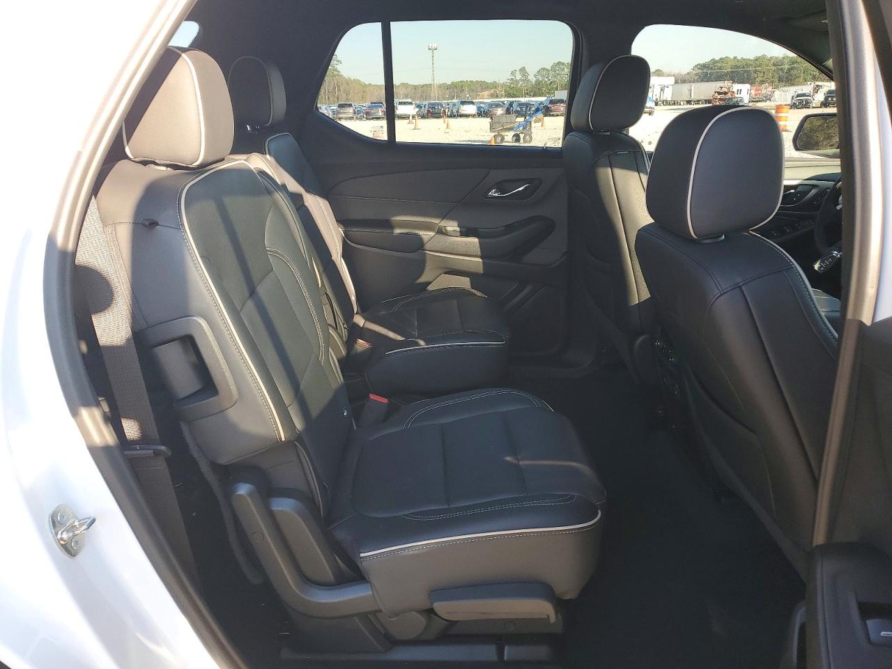 2023 CHEVROLET TRAVERSE PREMIER photo 21