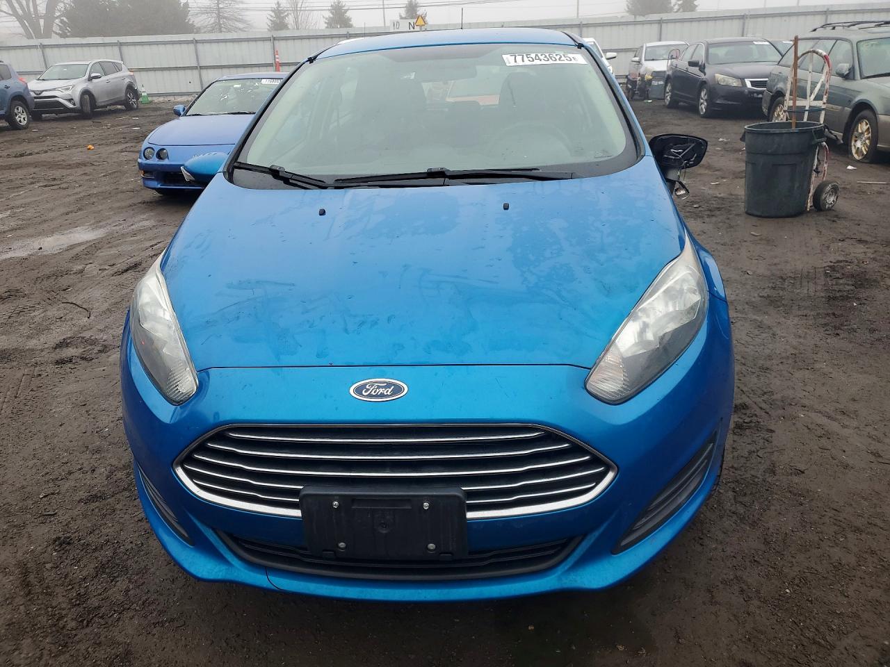 2015 FORD FIESTA SE photo 9