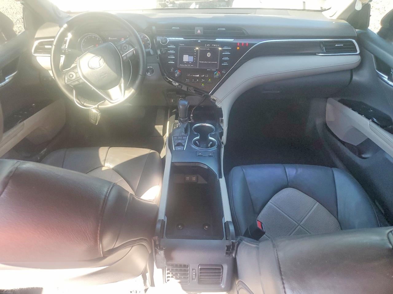 2018 TOYOTA CAMRY XLE photo 22