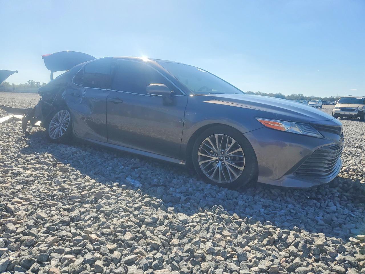 2018 TOYOTA CAMRY XLE photo 10