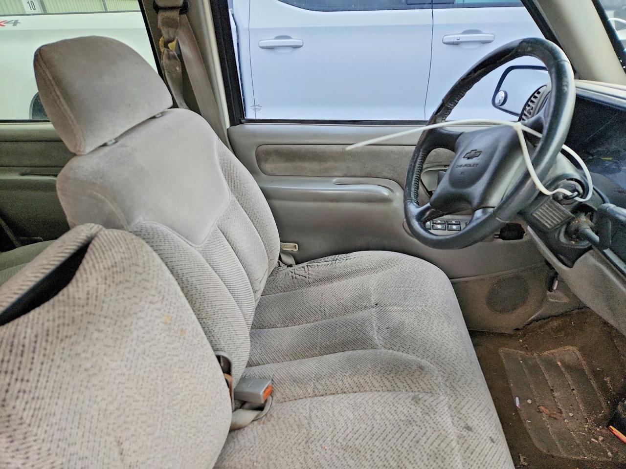 1998 CHEVROLET GMT-400 C3500 photo 19