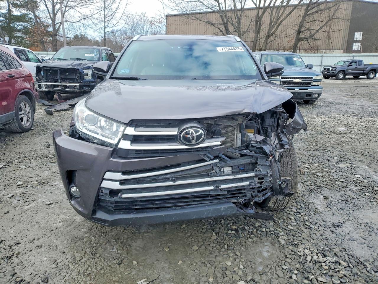 2019 TOYOTA HIGHLANDER XLE photo 13
