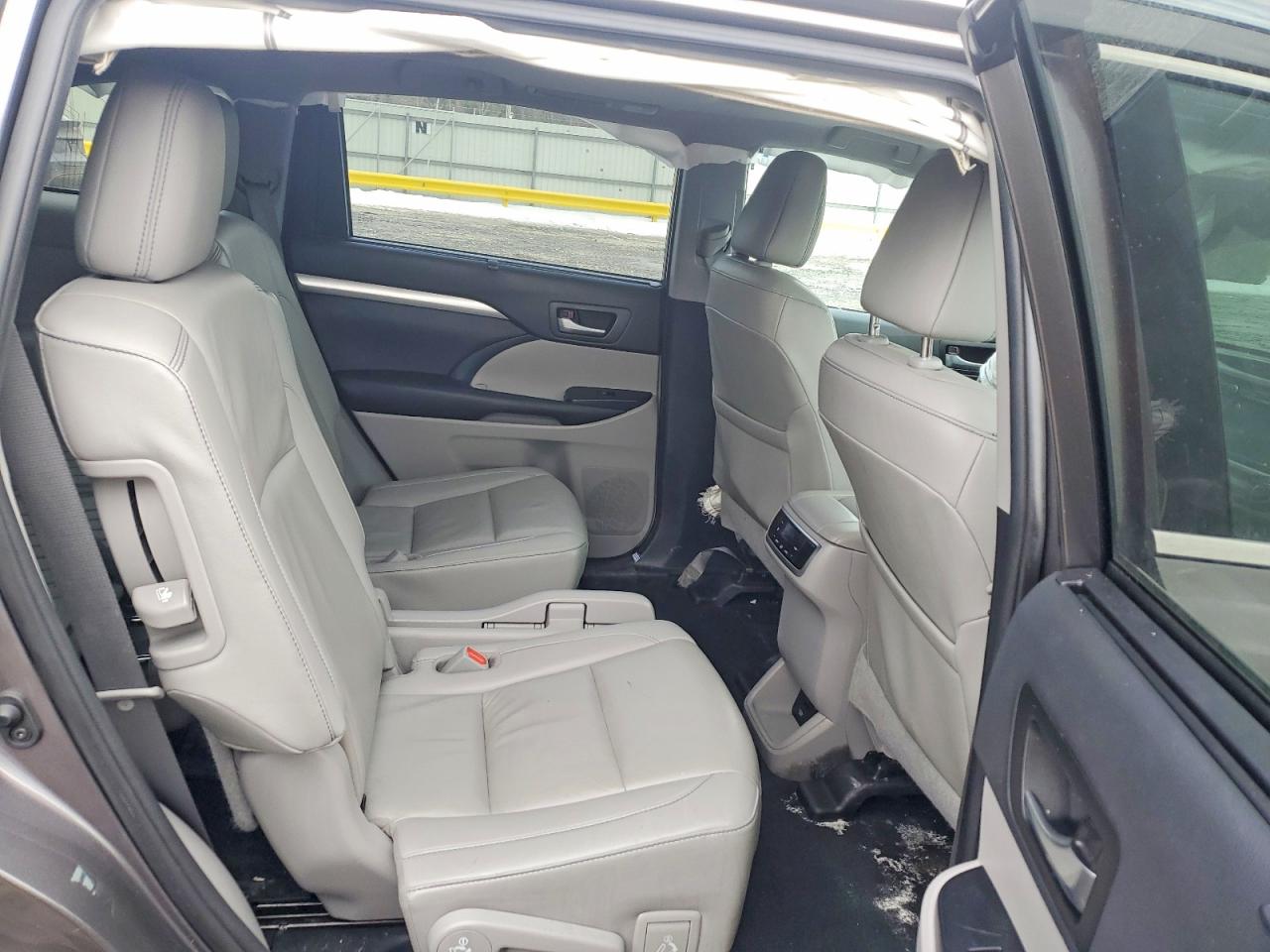 2019 TOYOTA HIGHLANDER XLE photo 31