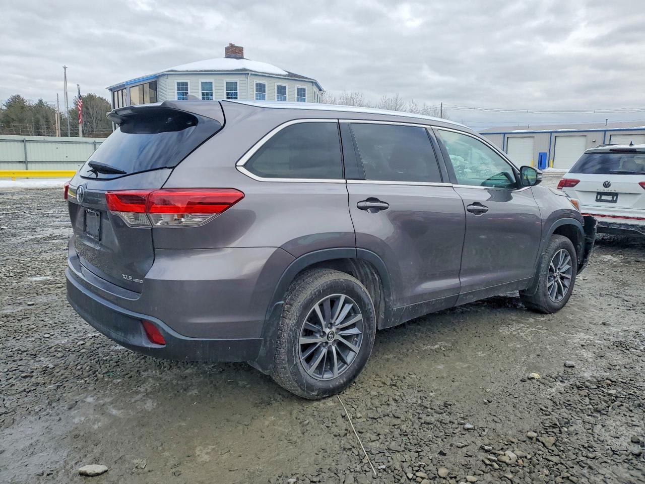 2019 TOYOTA HIGHLANDER XLE photo 7