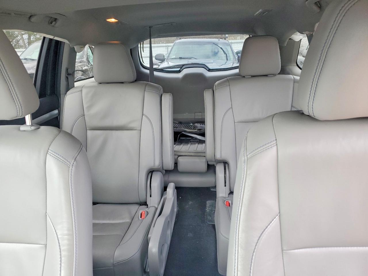 2019 TOYOTA HIGHLANDER XLE photo 28