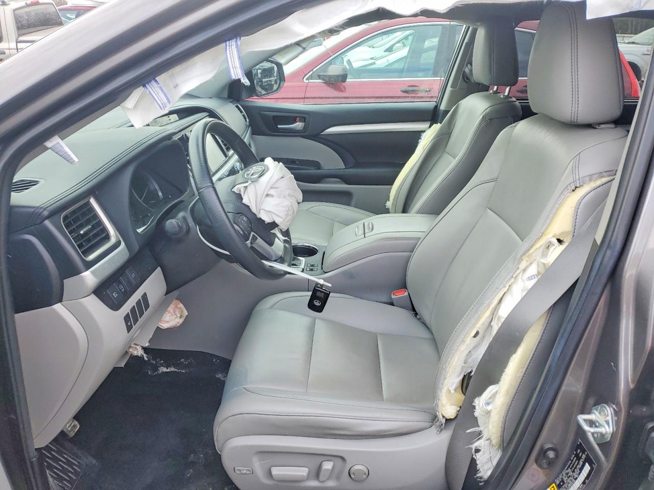 2019 TOYOTA HIGHLANDER XLE photo 19