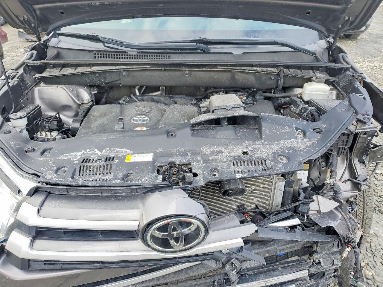2019 TOYOTA HIGHLANDER XLE photo 34