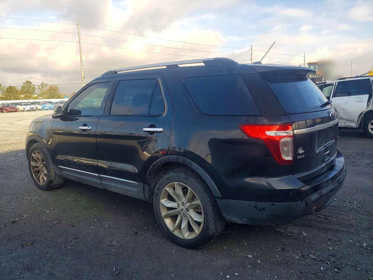 2014 FORD EXPLORER XLT photo 3